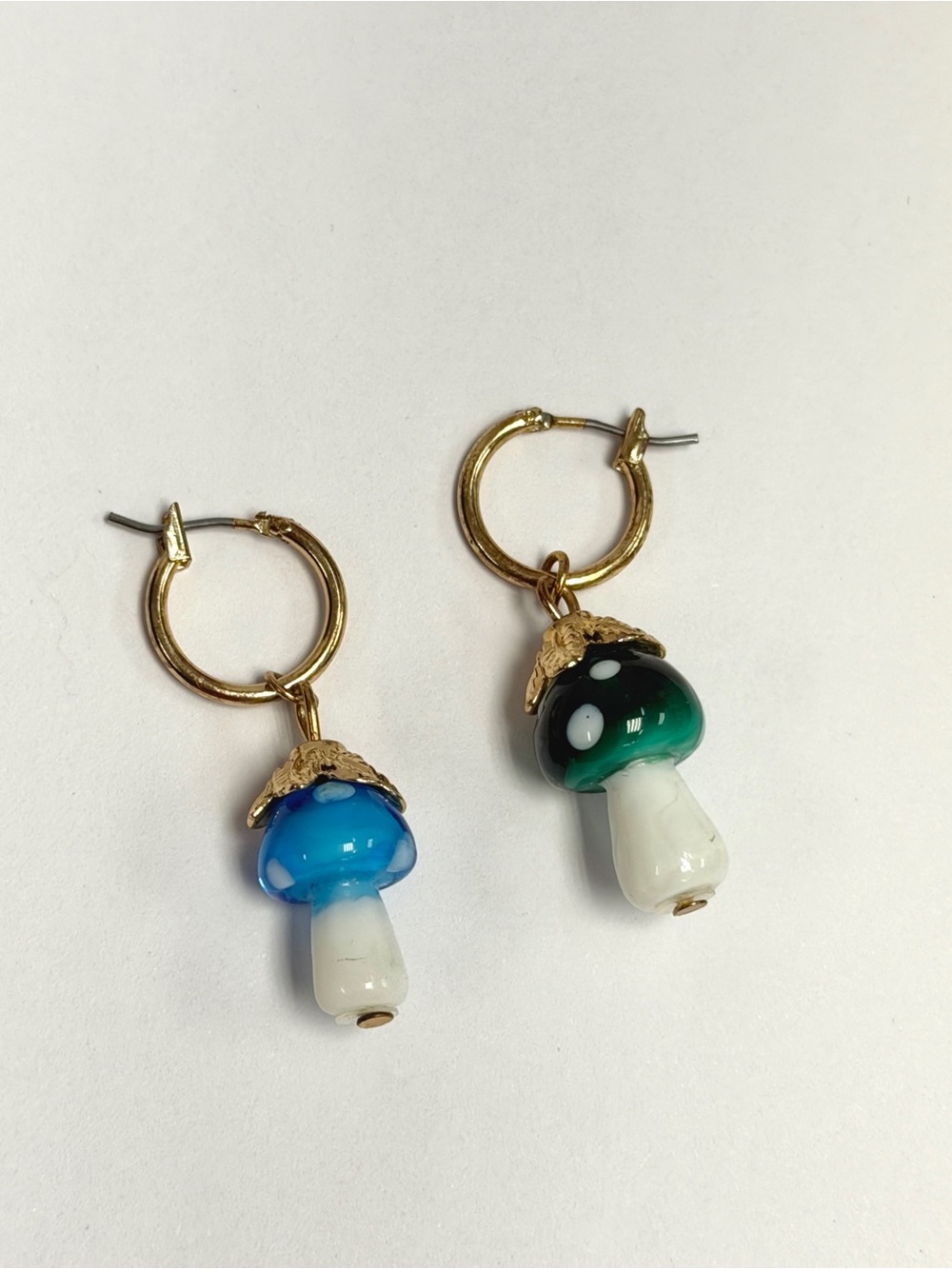Gold Tone Hoop Dangle Drop Earrings Blue Green White Mushroom Charms Hinged
